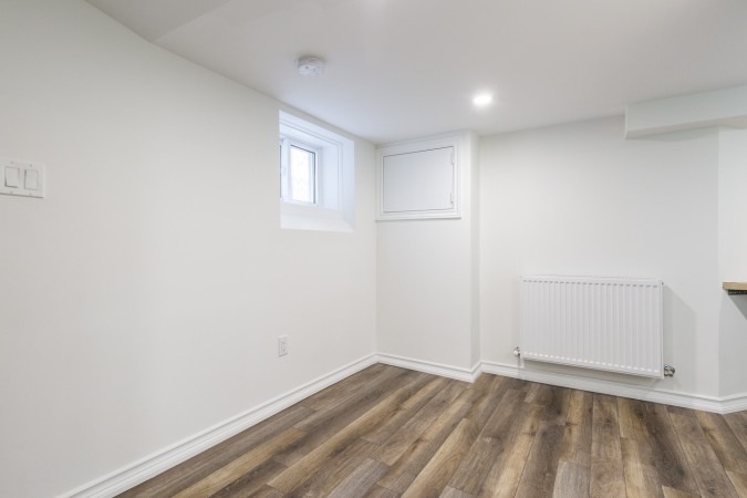 Beautiful empty room after repair